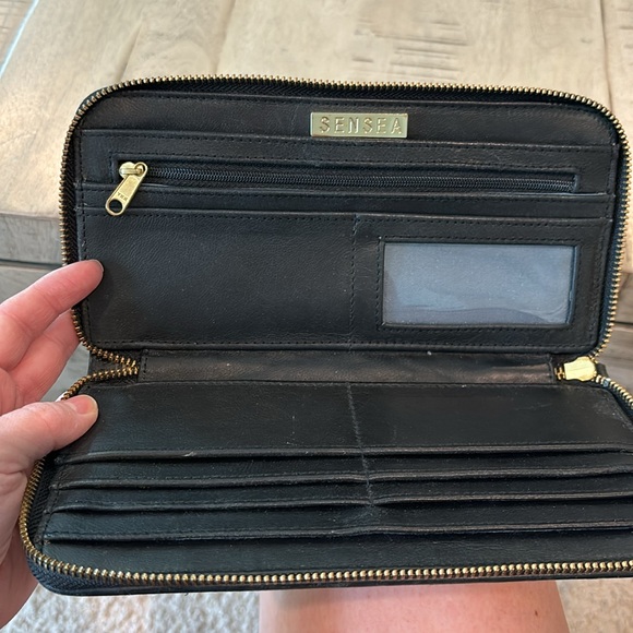 Sensea Black Leather Woven Zip Traveler Wallet - Picture 3 of 7